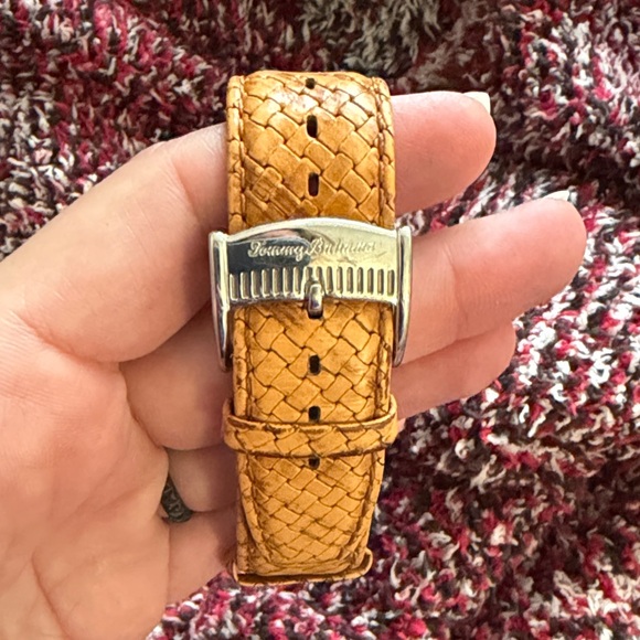 Tommy Bahama Gold Dial Watch with Tan Leather Strap - Picture 4 of 4